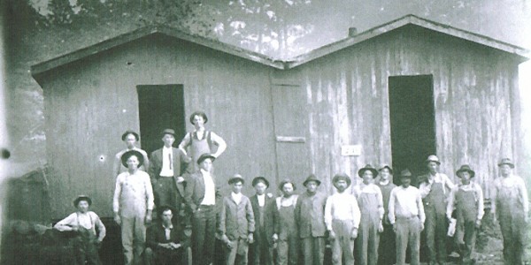 Group Of Men In Olla